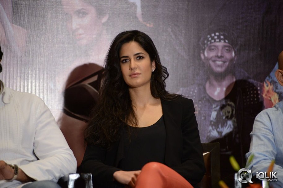 Katrina-Kaif-at-Dhoom-3-Press-Meet
